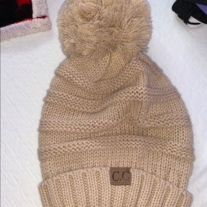 CC oversize slouchy beanie!🤍